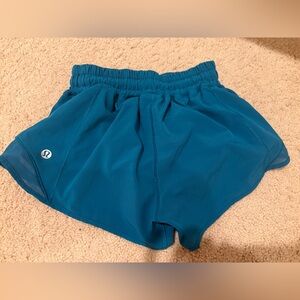 Lululemon Women’s 2.5 in Hotty Hot Dark Teal Low Rise Short, Size 0